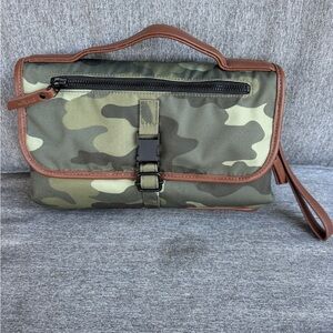 DocATot Camouflage diaper clutch